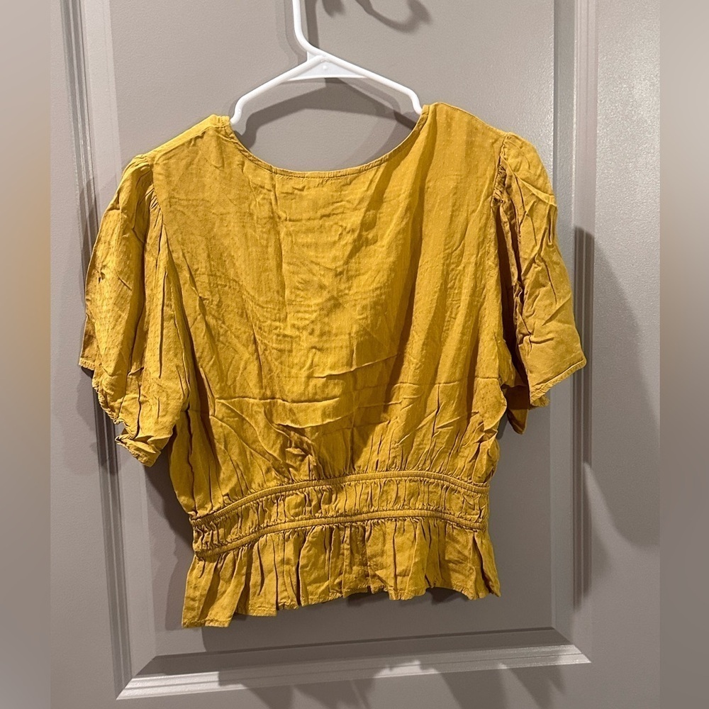 Sunflower yellow cropped blouse - Picture 8 of 8